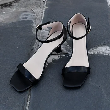 Високи токчета за дамски летни нови сексуални ключалката квадратна лента на петата сандали на открито мода банкетна роман Черен ежедневни дамски помпи 2022